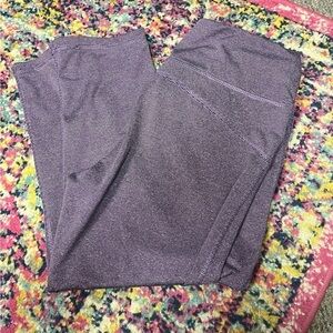 🚨CLEARANCE 0124–182 Purple active Capris